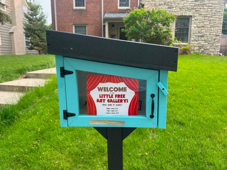 St. Paul, MN Free Little Art Gallery.